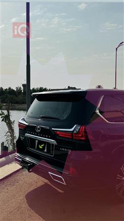 لێکزس LX